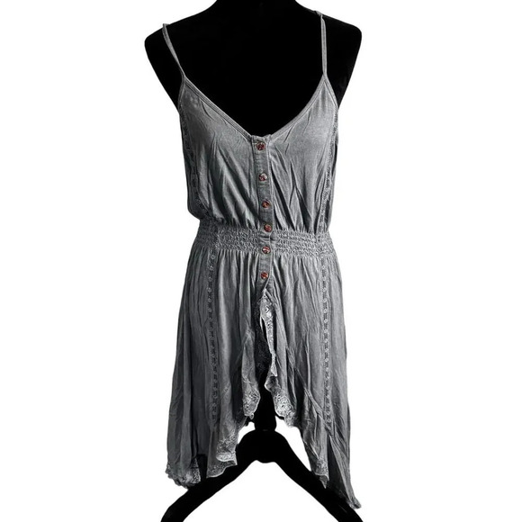 POL‎ Acid Wash High Low Smocked Waist Tunic Tank with Lace - Picture 1 of 6